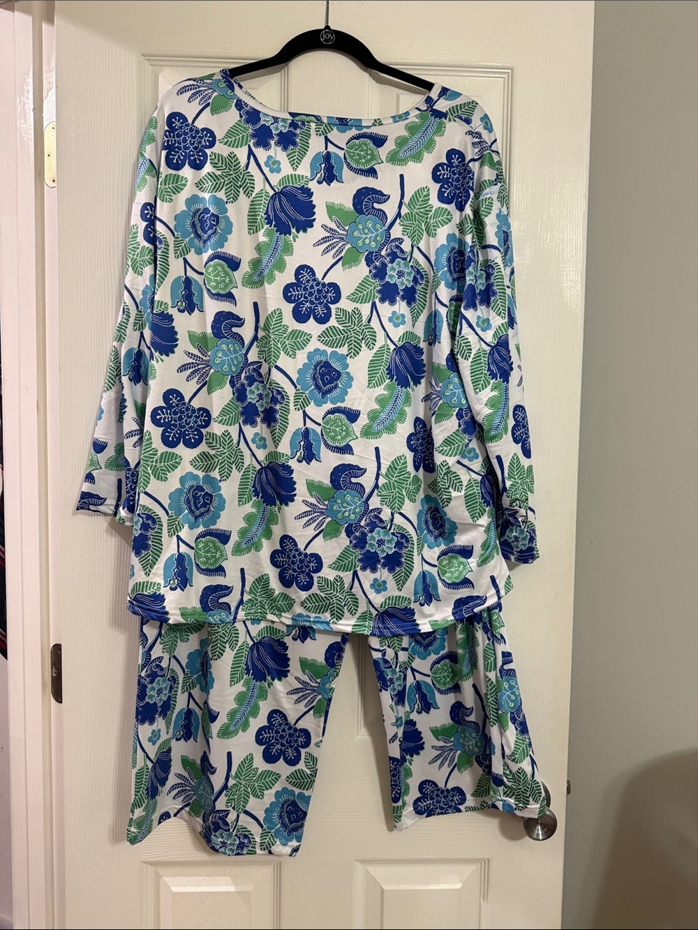 Women’s Cooling  Floral Blue & Green Pajama Set Never Worn